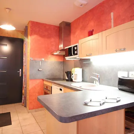 Spacieux Avec Terrasse Et Poele A Bois Pres Du Centre - Fr-1-608-65 Chalet